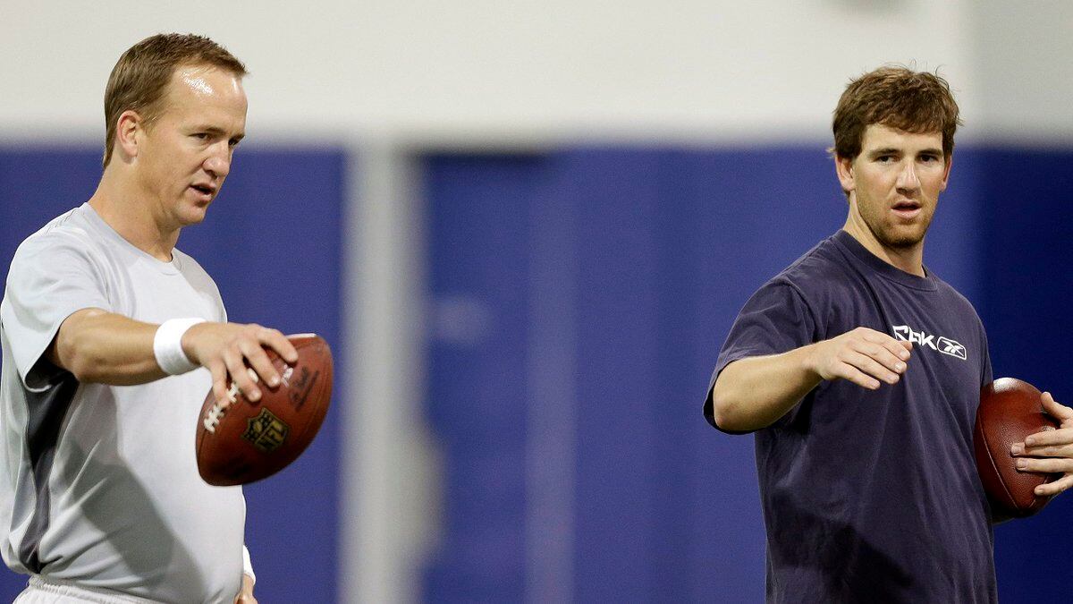 peyton and eli manning monday night football